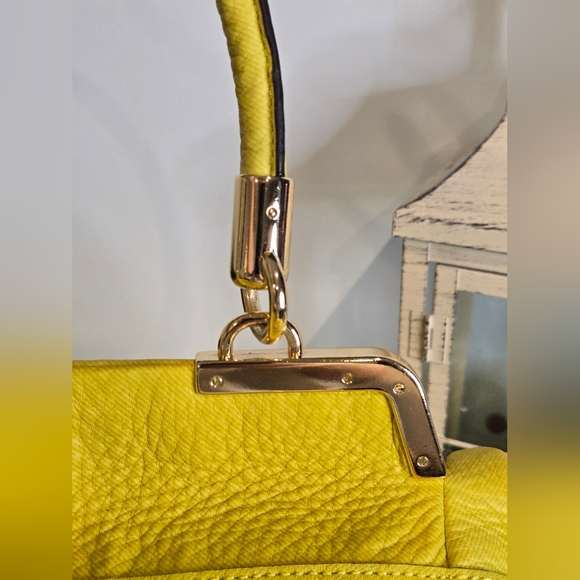 Coach Madison Pinnacle Pebbled Leather Lily Handbag - Picture 9 of 14